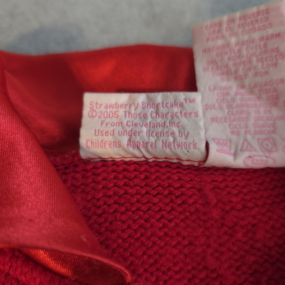 Vintage Strawberry Shortcake Red Embroidered Sweater Poncho 6/6X - Picture 9 of 12